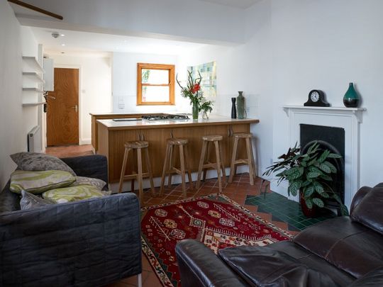 4 Bed Semi-Detached House, Montague Road, LE2 - Photo 1