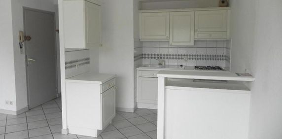 Location Appartement 2 pièces 49m² MILLAU 12100 - Photo 2