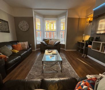 7 Bed Terraced House, Garmoyle Road, L15 - Photo 2