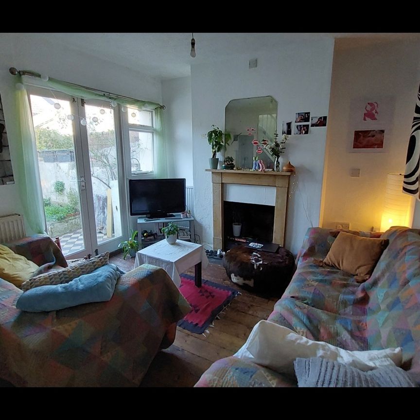 5 Bed Terraced House, Hanover Terrace, BN2 - Photo 1