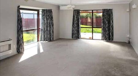 KELVIN GROVE - 3 BEDROOM - Photo 3