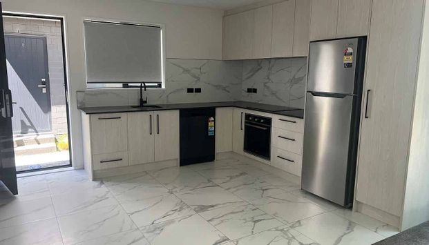 Modern Two-Bedroom Townhouse Close to CBD - Photo 1