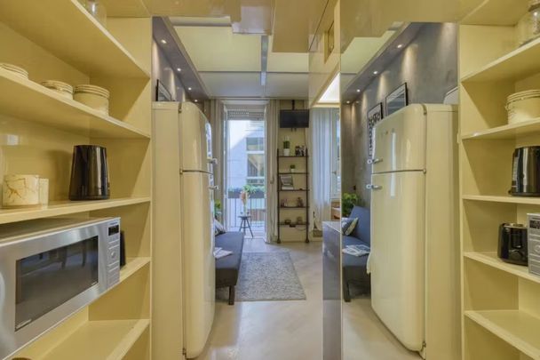 Via Cerva, Milan, Lombardy 20122 - Foto 1