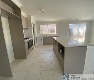 Modern 4 Bedroom Family Home! - Photo 1