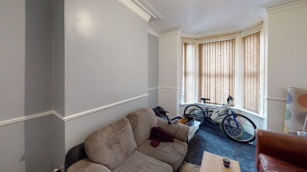 Ashville Avenue, Hyde Park - Photo 1