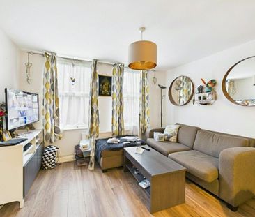 1 bedroom Maisonette in Station Approach, Aldershot - Photo 1