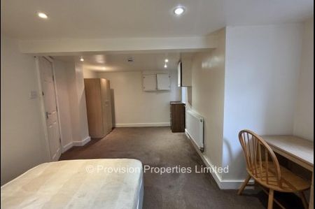 3 Bedroom Houses in Burley - Photo 3