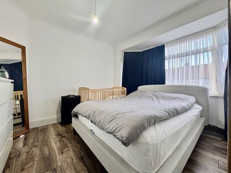 River Avenue, Hoddesdon - Photo 5