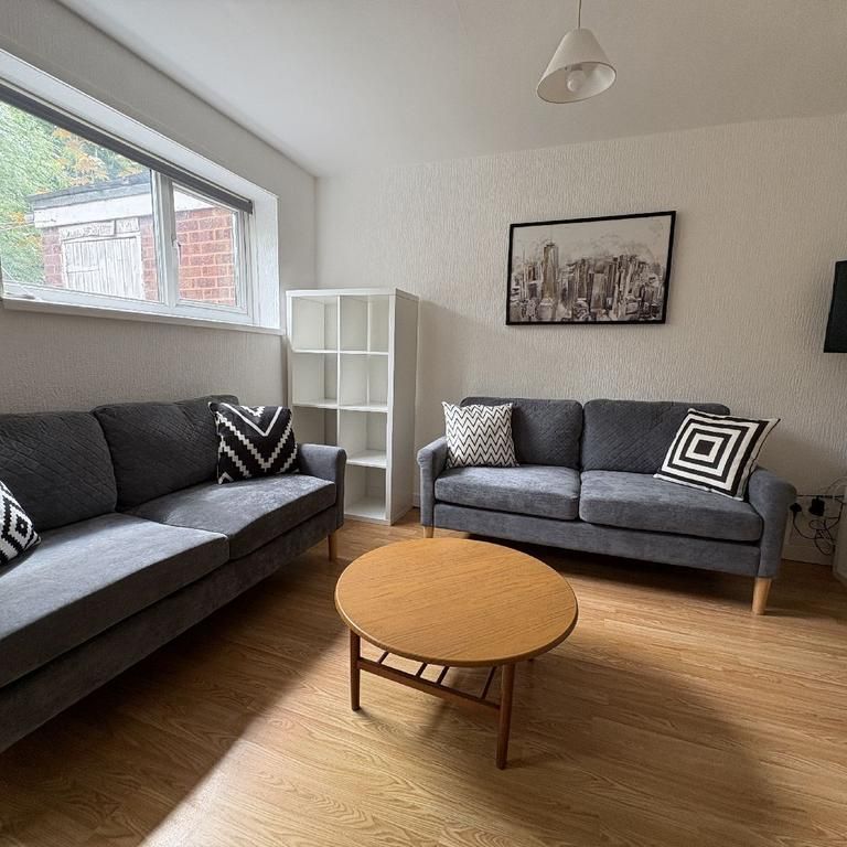 4 bedroom house to rent - Photo 1