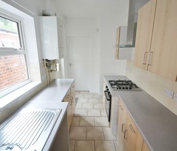 3 bedroom terraced house to rent - Photo 6