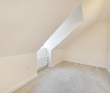 4 Bedroom House - End Terrace - Photo 2