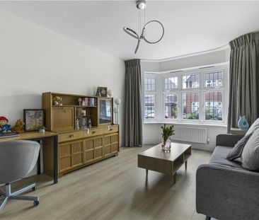 3 bedroom detached family home on The Lawns development in Radley. - Photo 1