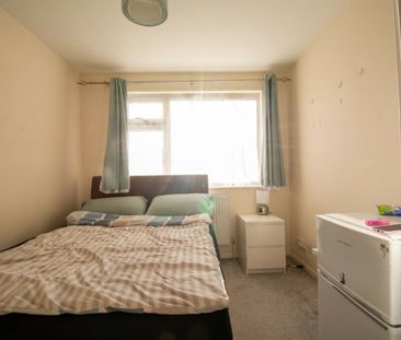 Lovely 3 bedroom home on Gussage Road - Photo 6