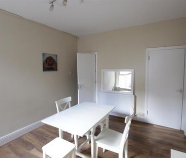 4 bedroom terraced house to rent - Photo 5