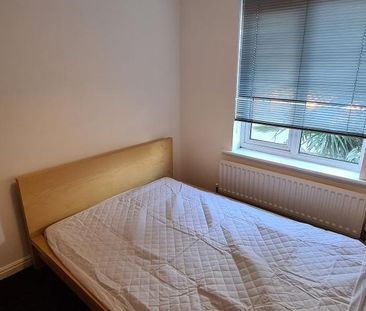 4 bedroom townhouse to rent - Photo 5