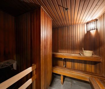 Contemporary One Bedroom Apartment with Study Nook + Storage Cage -... - Photo 2