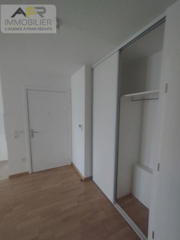 Location Appartement 3 pièces 61m² - Photo 4