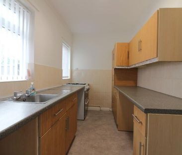 2 bedroom end of terrace house to rent - Photo 1