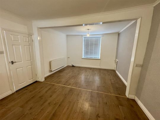 House - Terraced For Rent Church Road, Pentre - Photo 1