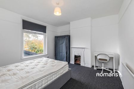 4 bedroom terraced house to rent - Photo 3