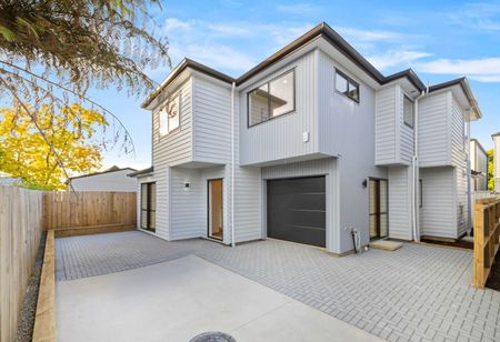 Plenty of Parking! - Photo 2