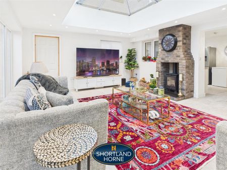 4 bedroom detached house to rent - Photo 3