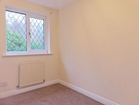 2 bedroom terraced house to rent - Photo 4