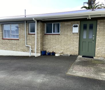 Immaculate 2 Bedroom Unit - Photo 1