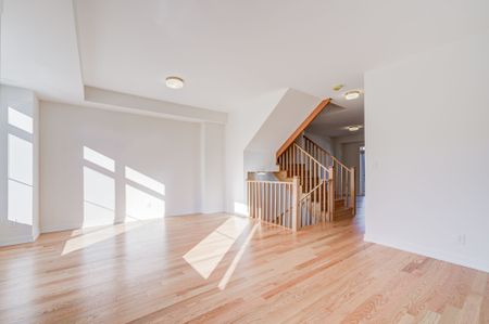 For Lease - 1118 Wheat Boom Drive, Oakville, Ontario - Photo 5