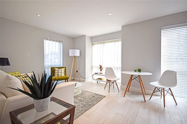 Well-presented 1 bedroom apartment to rent situated just to the north of the City Centre offering excellent access to the Science Parks and within walking distance of local amenities. underfloor heating. Unfurnished. - Photo 1