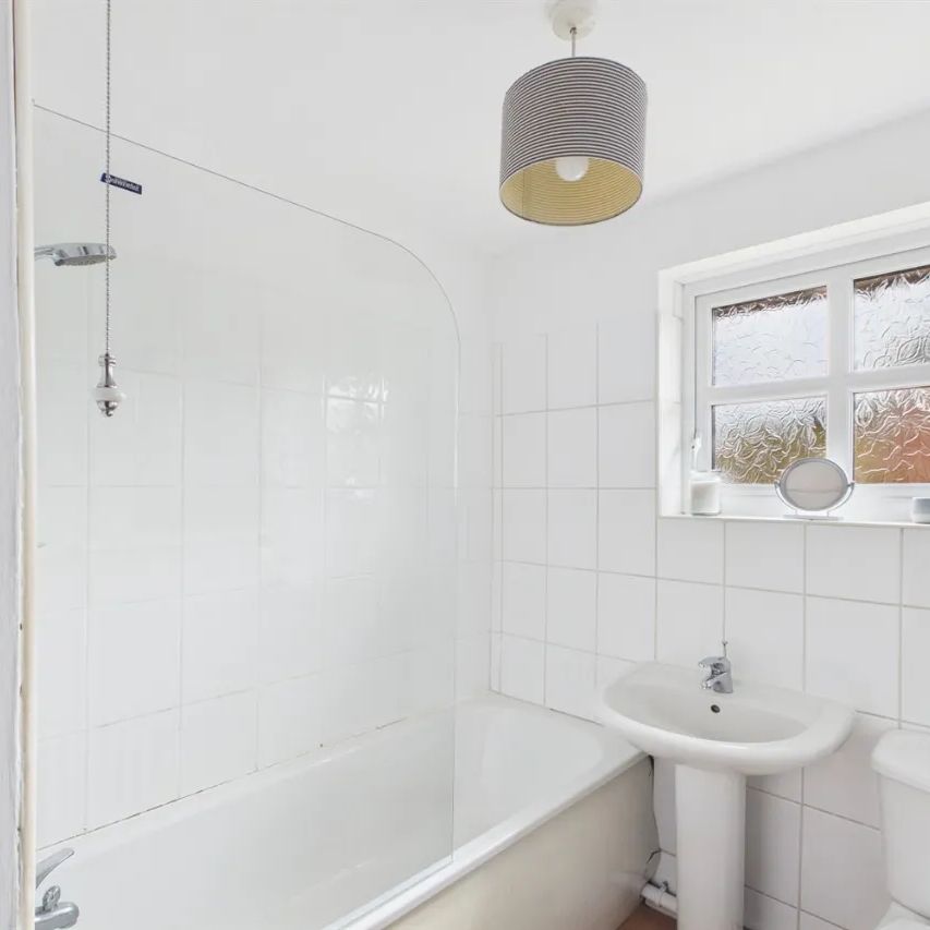 13 Sandringham Mews - Photo 1