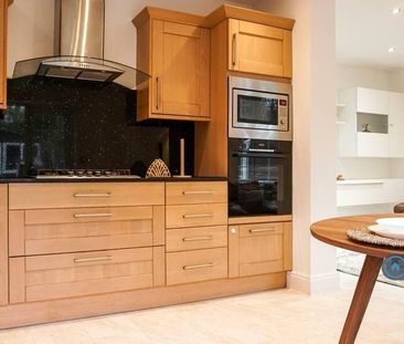 4 bedroom semi-detached house to rent - Photo 5