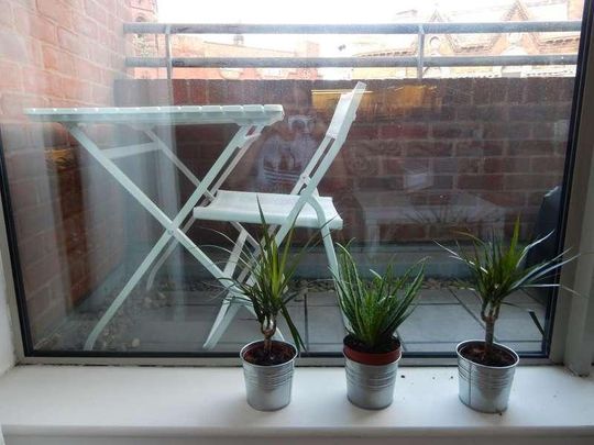 Old Snow Hill, Short Walk To Colmore Row, Birmingham, B4 - Photo 1