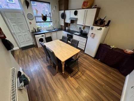 Stanmore Road, Burley, LS4 2RU, Leeds - Photo 3