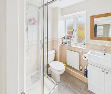 Alicia Close, Cawston, Rugby - Photo 1