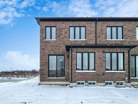 For Lease - 34 Kamper Avenue, Richmond Hill, Ontario - Photo 4