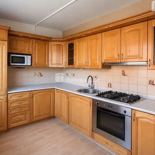Pronájem bytu 3+1 s balkonem, 72 m – Karlovy Vary, Rybáře - Fotografie 1