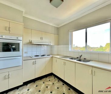 Light-filled apartment in the heart of Chatswood - Photo 4