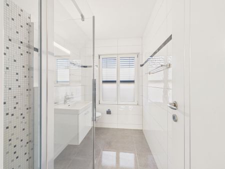 Luxurious 3.5-room apartment with a 30m2 terrace in Derendingen - Foto 5