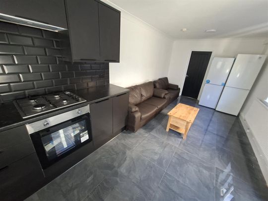 Malefant Street, Cardiff - Photo 1