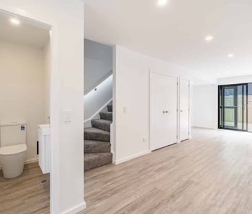 BRAND NEW 2x bedroom townhouse in exclusive development: - Photo 4