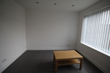 4 Bed Student Accommodation - Photo 2