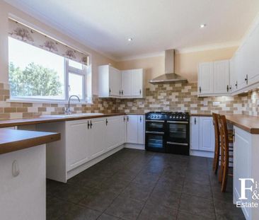 3 bedroom detached bungalow to rent - Photo 5