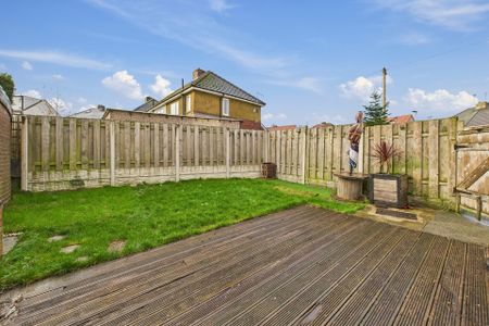 1 Charnock Crescent, S12 - Photo 3