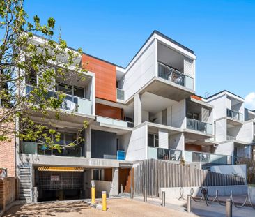 A Modern, Easy Lifestyle in the Heart of Fitzroy North - Photo 2