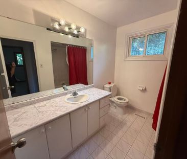 For Lease - 31 Fred Varley Drive, Markham, Ontario - Photo 2