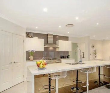 5 Murdocca Place, Castle Hill NSW 2154 - Photo 4