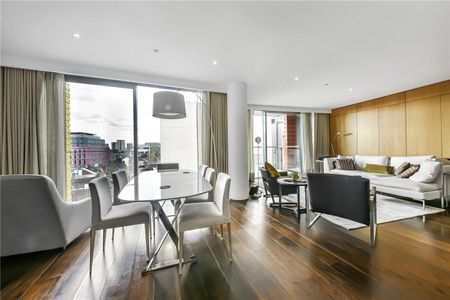 St Giles High Street, Tottenham Court Road, London, WC2H - Photo 5