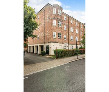 Martell Road, London SE21 - Photo 1