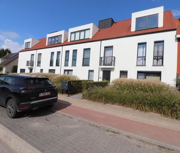 Een recent gelijkvloers appartement met 2 slaapkamers, tuin, autost... - Photo 1